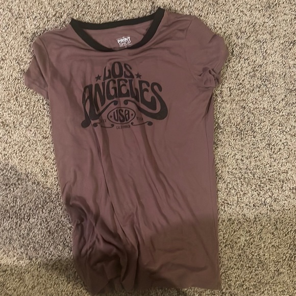 Cute LA graphic t - Picture 1 of 1